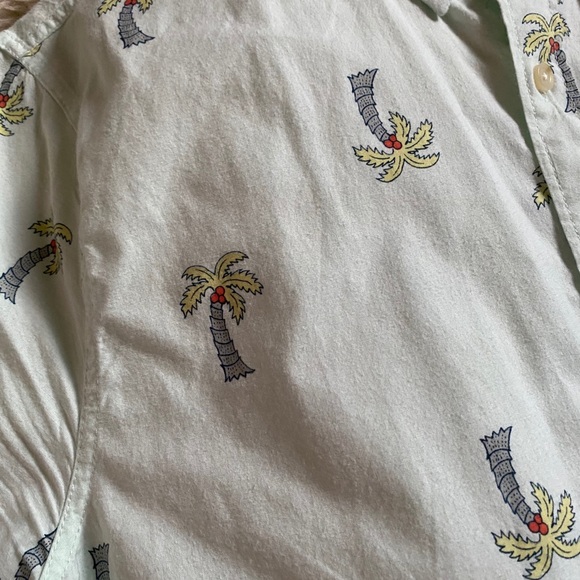 Hollister Short Sleeve Button Down Shirt - Picture 5 of 10